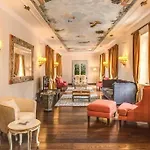 Paradise Villa - 9 Bedrooms